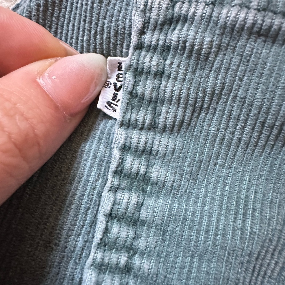 VTG Levi’s Women's 29x4 Sage Green Corduroy Cut Off Jean Shorts Y2K White Tab - Picture 10 of 12